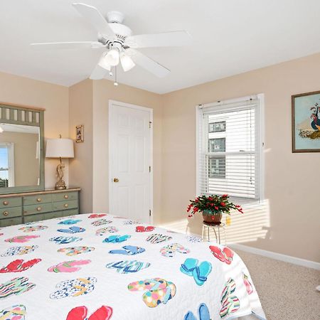 Katie Lou'S Place By Oak Island Accommodations Caswell Beach Exterior photo