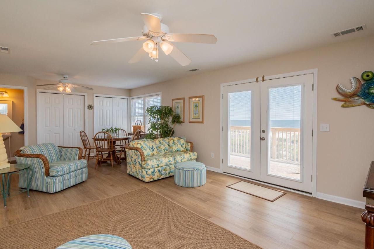 Katie Lou'S Place By Oak Island Accommodations Caswell Beach Exterior photo