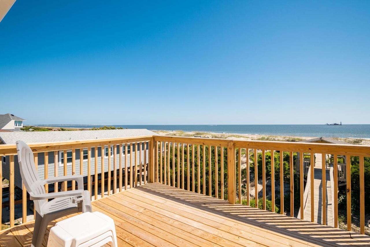 Katie Lou'S Place By Oak Island Accommodations Caswell Beach Exterior photo
