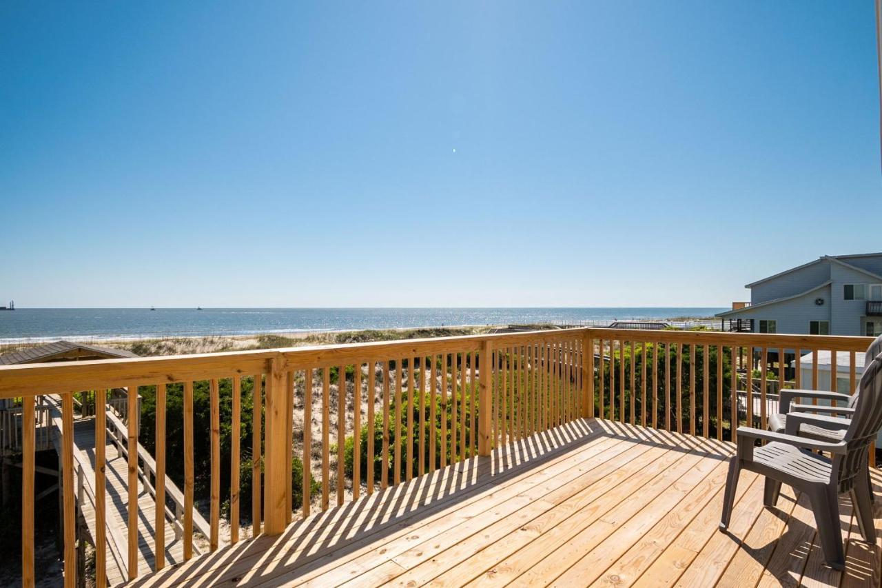 Katie Lou'S Place By Oak Island Accommodations Caswell Beach Exterior photo