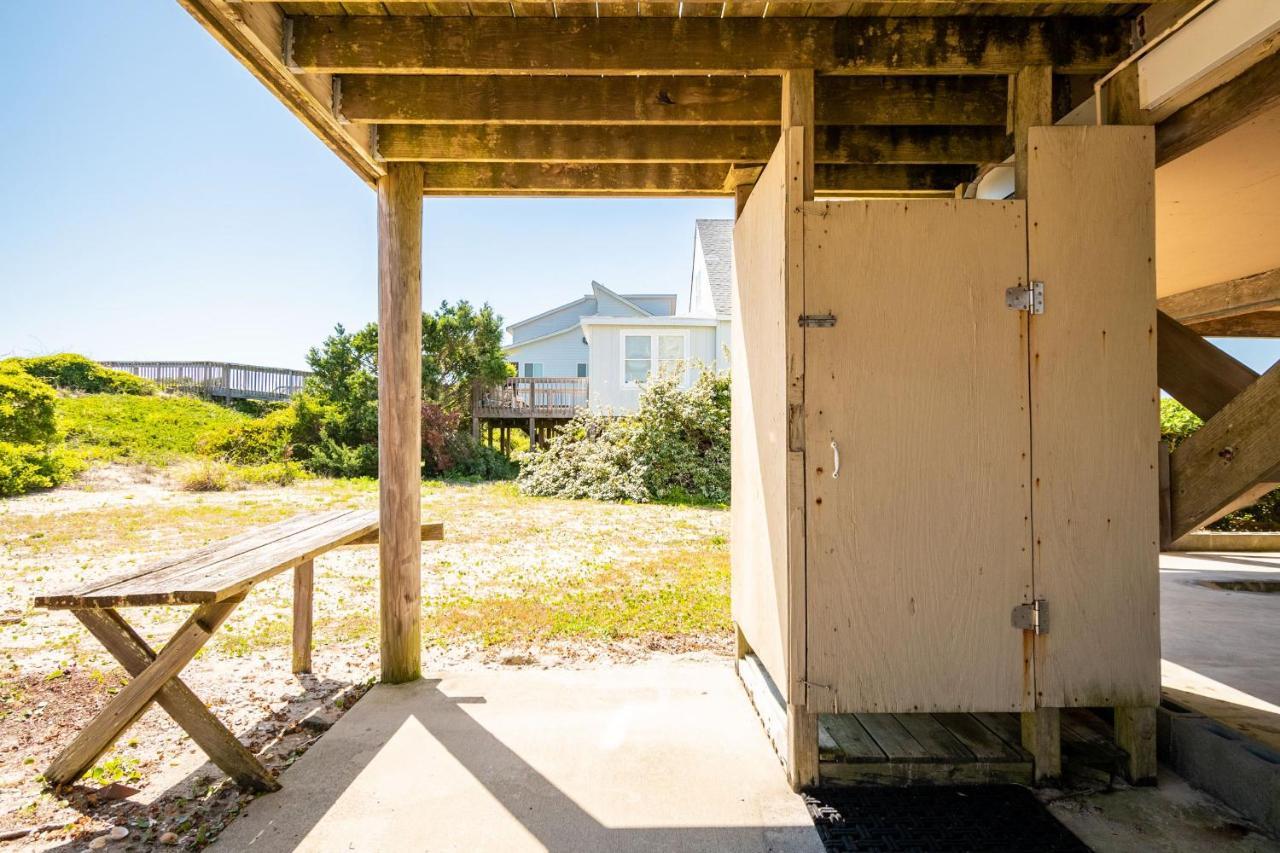 Katie Lou'S Place By Oak Island Accommodations Caswell Beach Exterior photo
