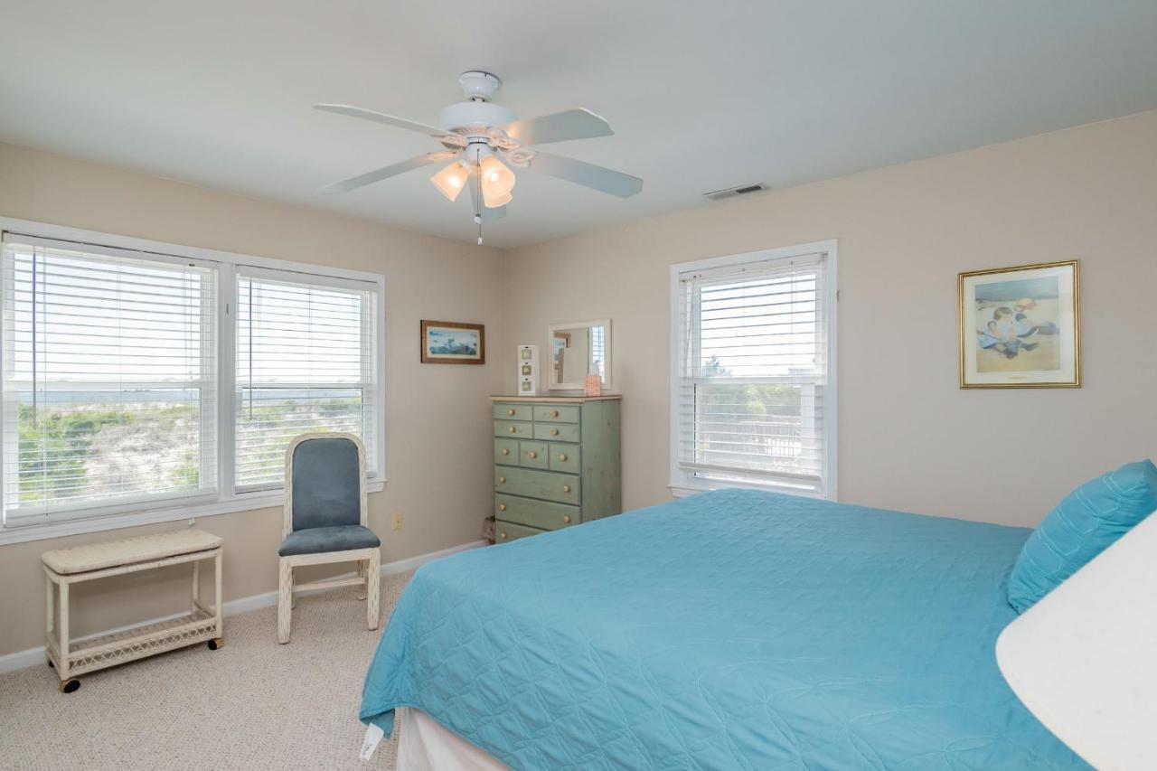 Katie Lou'S Place By Oak Island Accommodations Caswell Beach Exterior photo