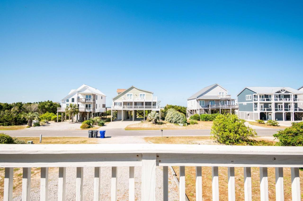 Katie Lou'S Place By Oak Island Accommodations Caswell Beach Exterior photo