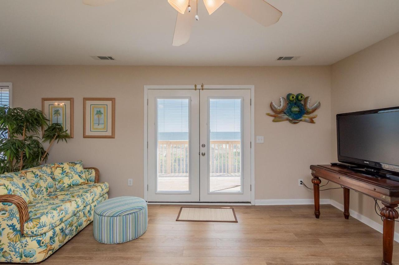 Katie Lou'S Place By Oak Island Accommodations Caswell Beach Exterior photo