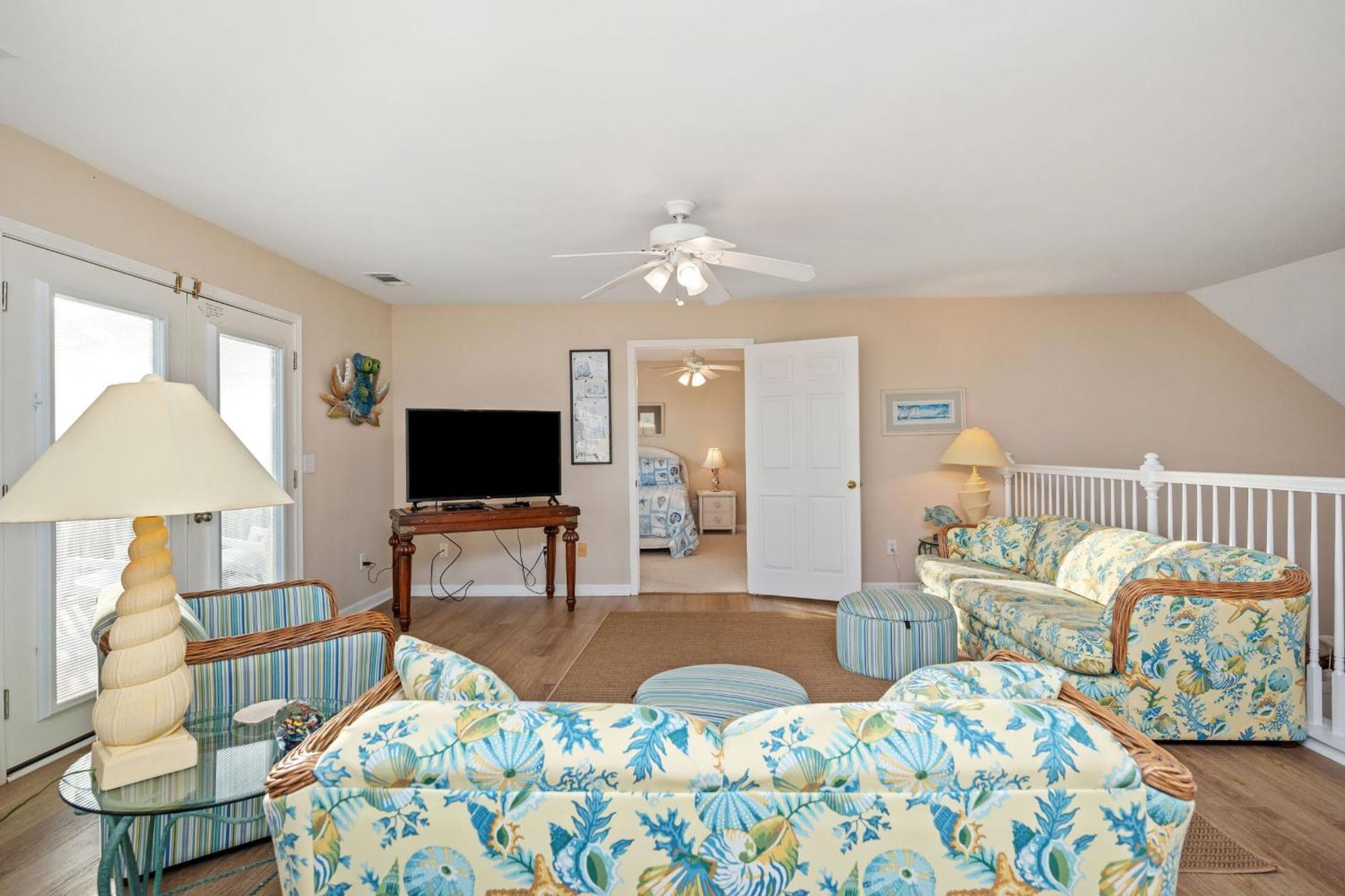 Katie Lou'S Place By Oak Island Accommodations Caswell Beach Exterior photo