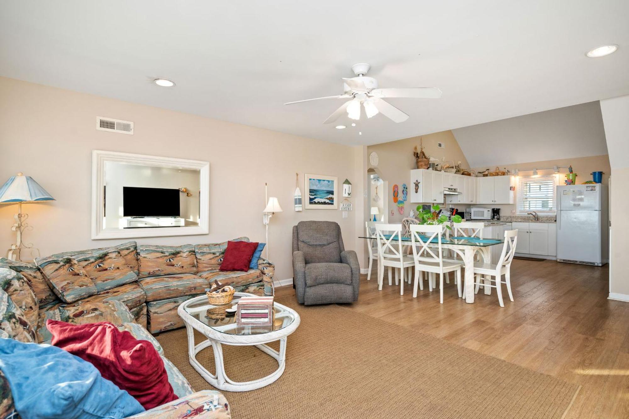 Katie Lou'S Place By Oak Island Accommodations Caswell Beach Exterior photo
